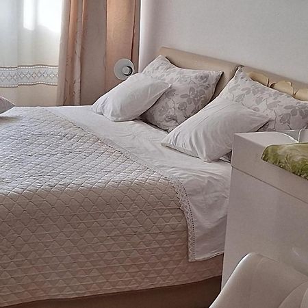 Klara Studio Apartman Сплит Екстериор снимка