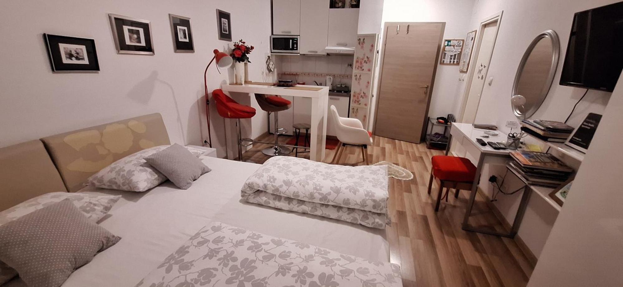 Klara Studio Apartman Сплит Екстериор снимка