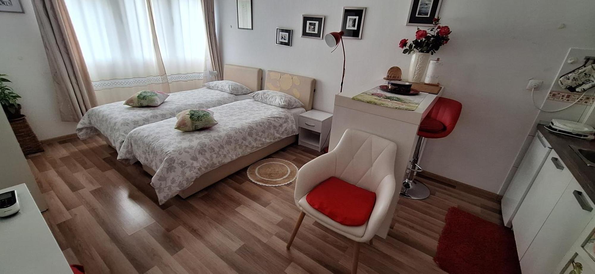 Klara Studio Apartman Сплит Екстериор снимка